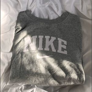 NIKE crewneck